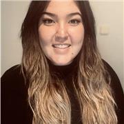 Graduada en primaria con audición y lenguaje, podría impartir materia en la etapa de primaria y los primeros niveles ESO